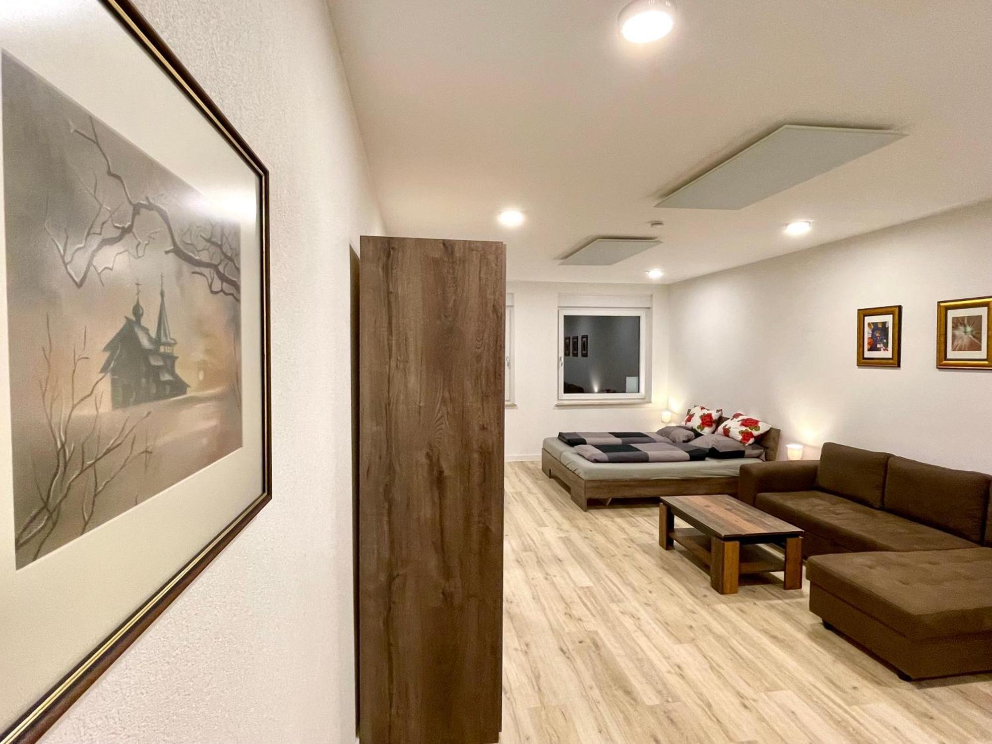 Neu Grosse Einzimmerwohnung Im Zentrum Goldstadt Pforzheim Schloessle Exteriér fotografie