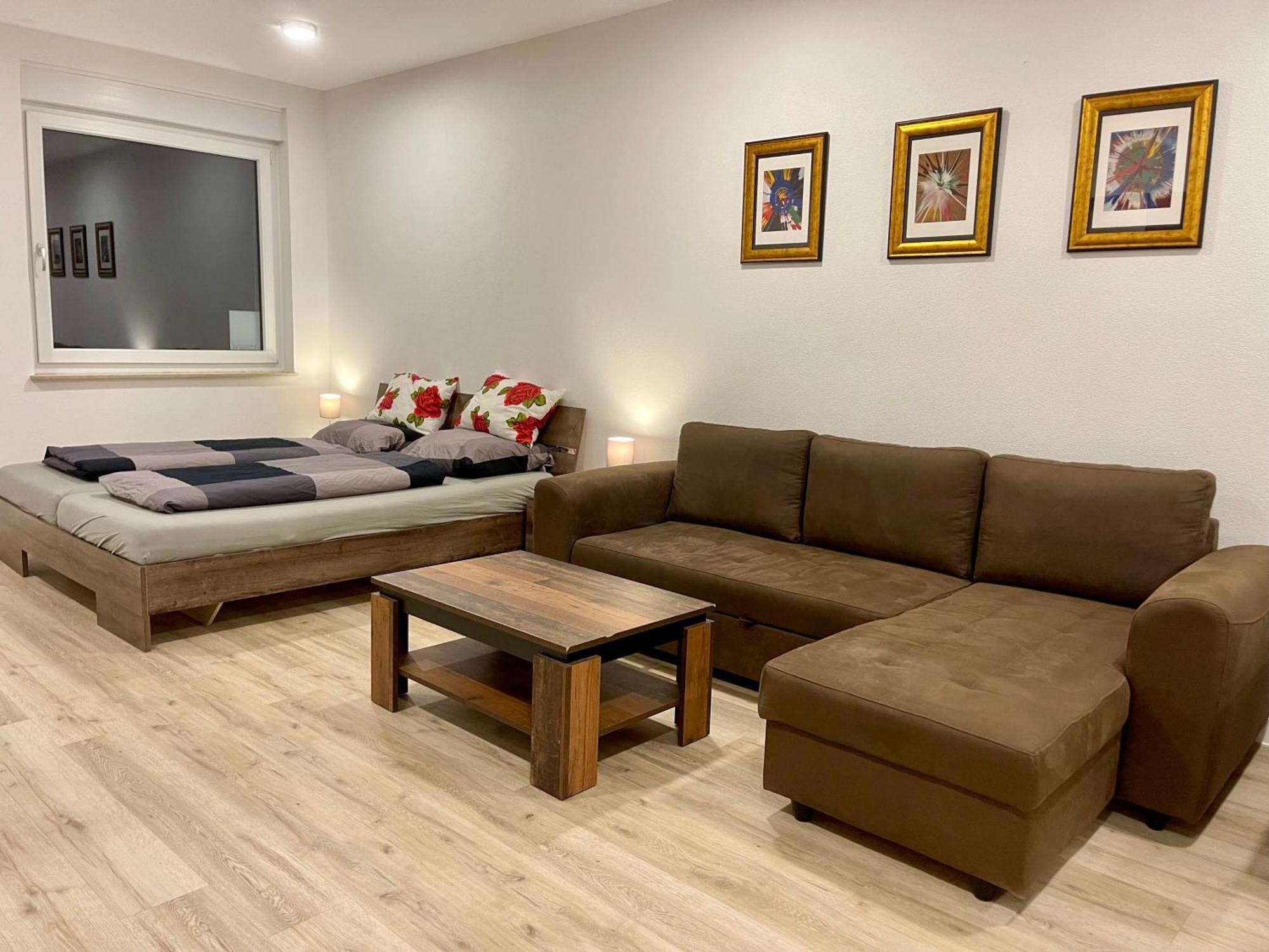 Neu Grosse Einzimmerwohnung Im Zentrum Goldstadt Pforzheim Schloessle Exteriér fotografie