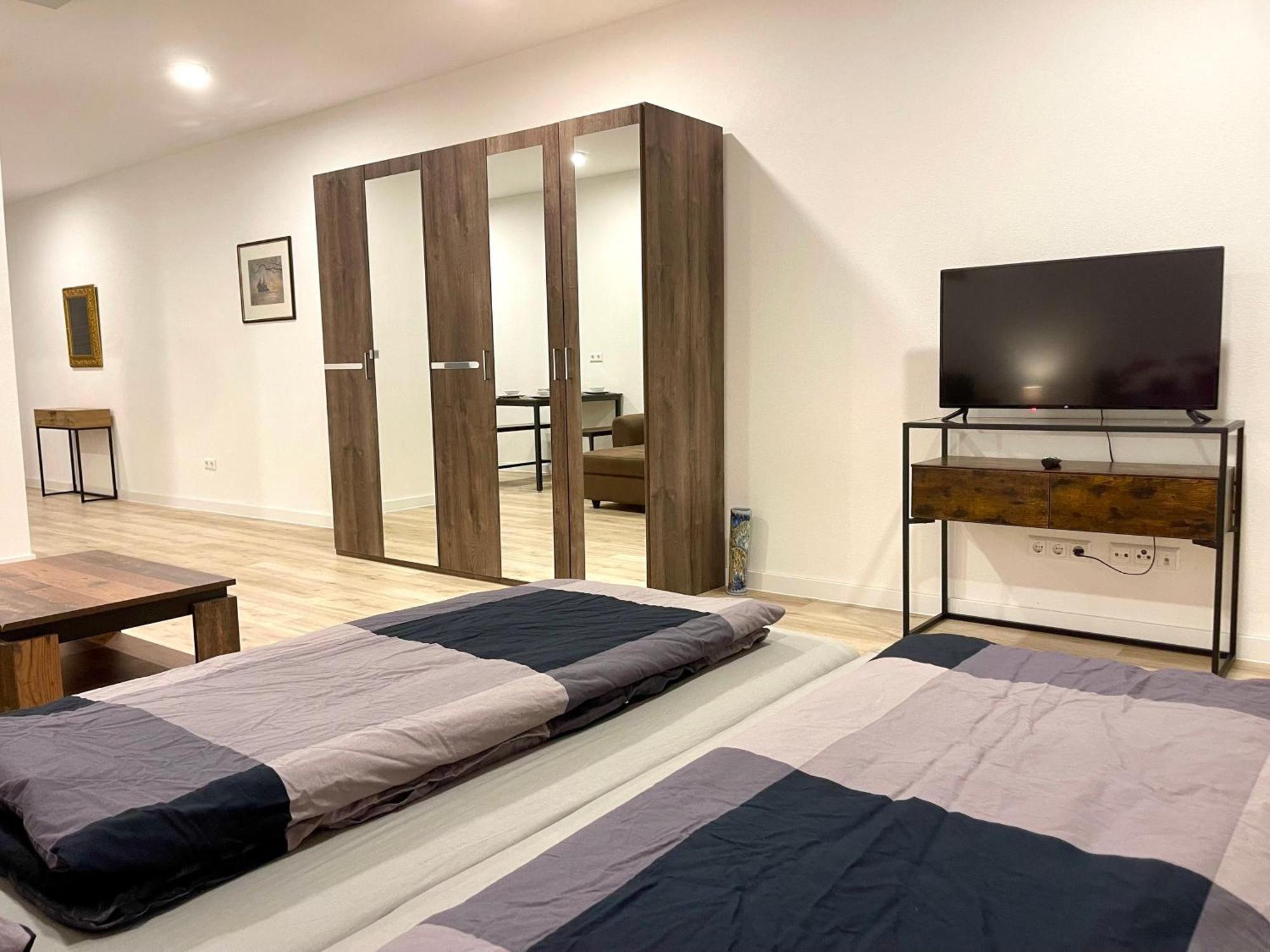 Neu Grosse Einzimmerwohnung Im Zentrum Goldstadt Pforzheim Schloessle Exteriér fotografie