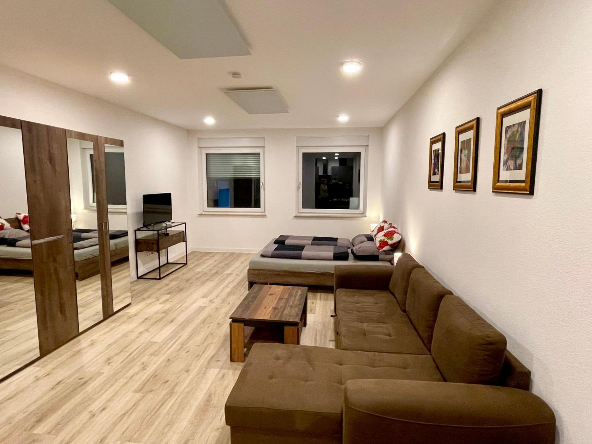 Neu Grosse Einzimmerwohnung Im Zentrum Goldstadt Pforzheim Schloessle Exteriér fotografie
