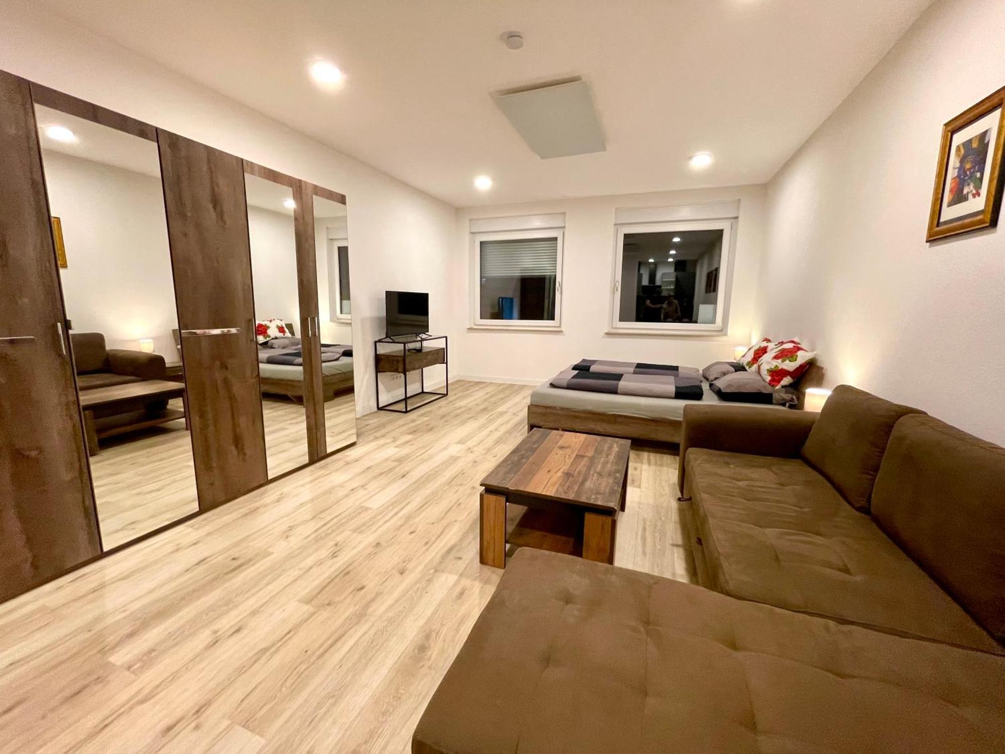 Neu Grosse Einzimmerwohnung Im Zentrum Goldstadt Pforzheim Schloessle Exteriér fotografie