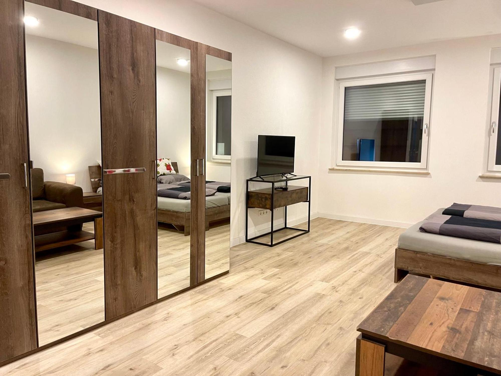 Neu Grosse Einzimmerwohnung Im Zentrum Goldstadt Pforzheim Schloessle Exteriér fotografie