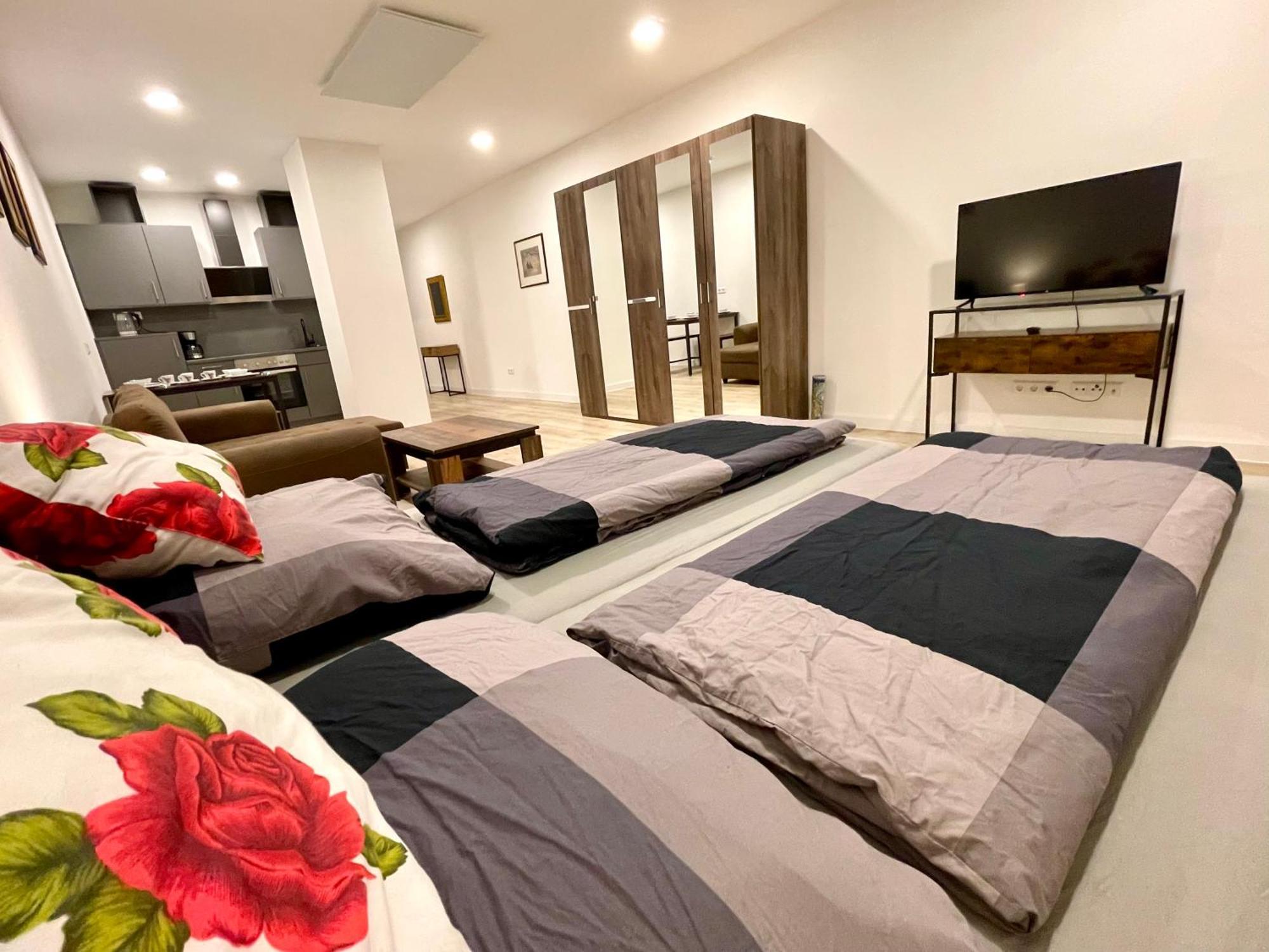 Neu Grosse Einzimmerwohnung Im Zentrum Goldstadt Pforzheim Schloessle Exteriér fotografie