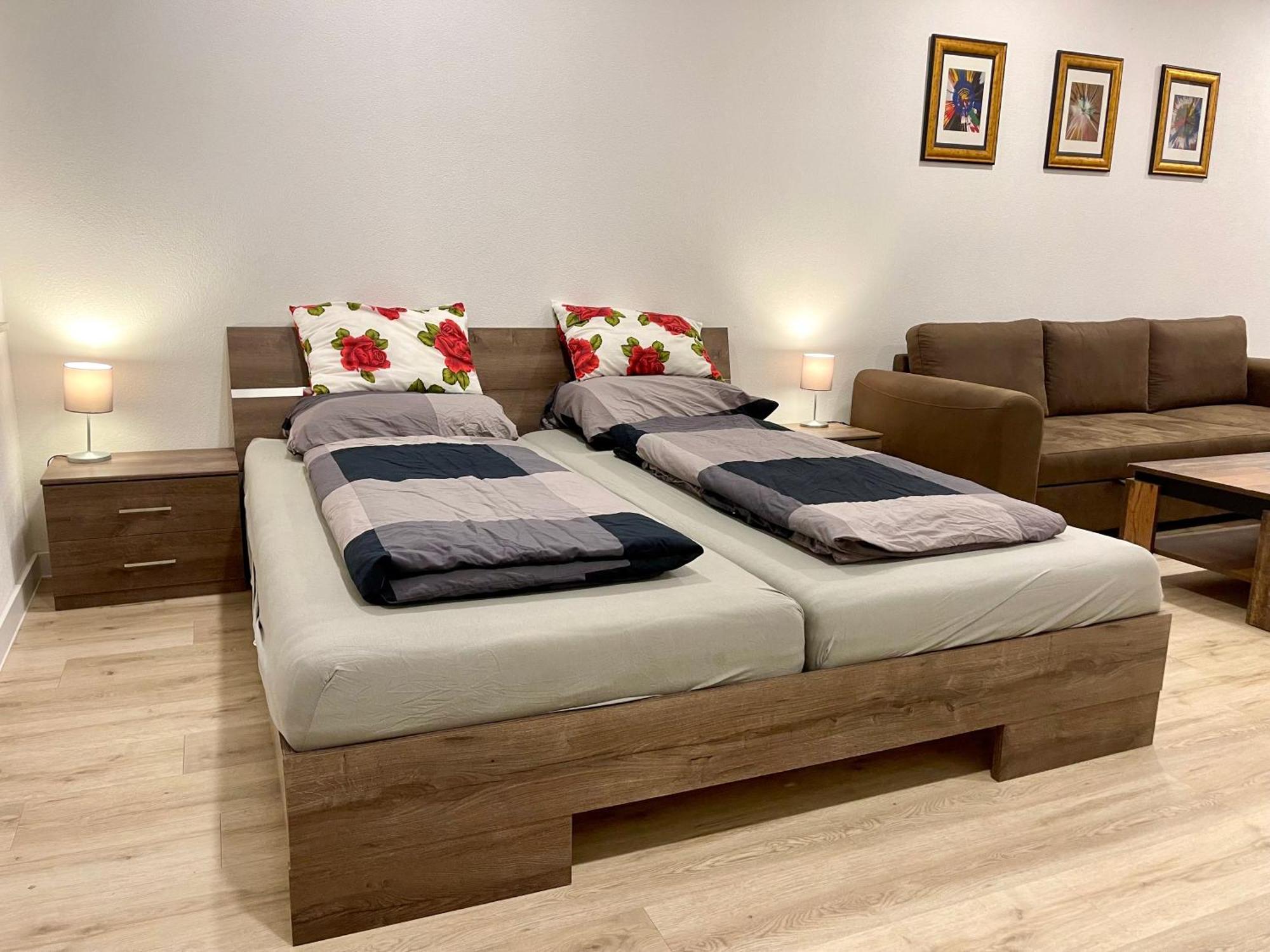 Neu Grosse Einzimmerwohnung Im Zentrum Goldstadt Pforzheim Schloessle Exteriér fotografie