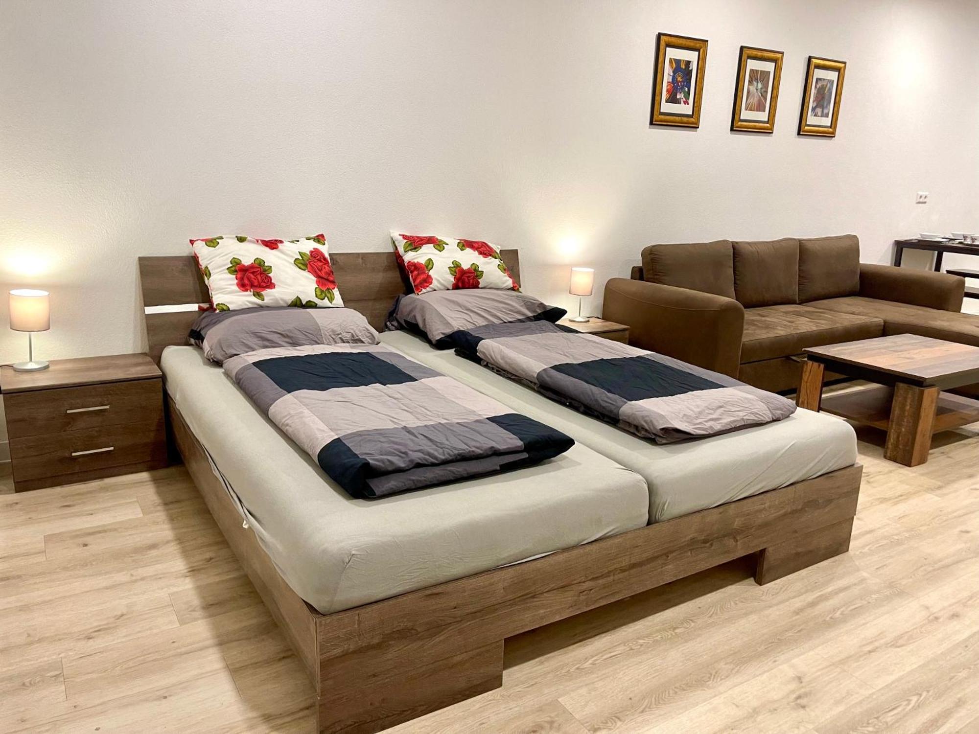 Neu Grosse Einzimmerwohnung Im Zentrum Goldstadt Pforzheim Schloessle Exteriér fotografie