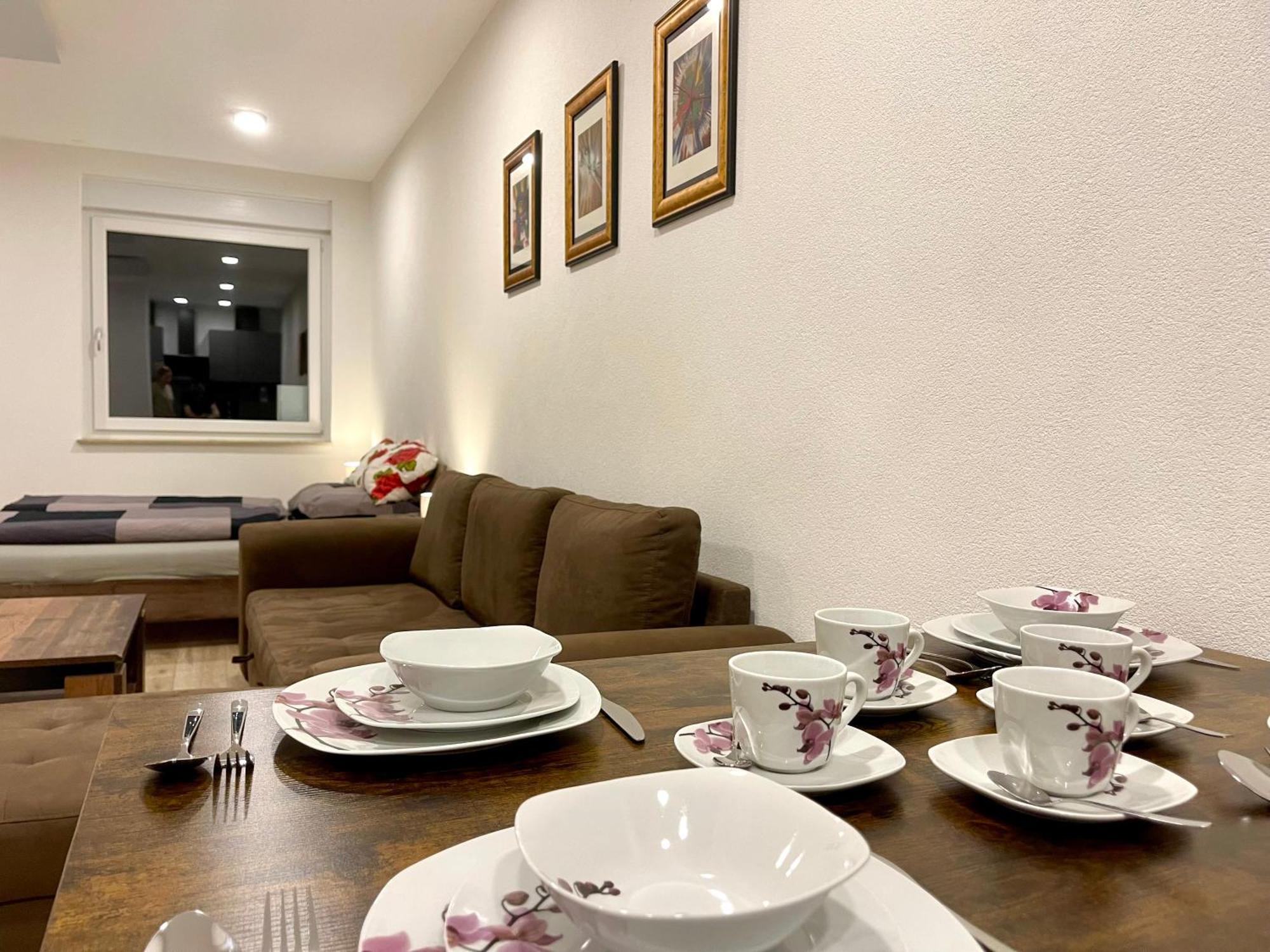Neu Grosse Einzimmerwohnung Im Zentrum Goldstadt Pforzheim Schloessle Exteriér fotografie