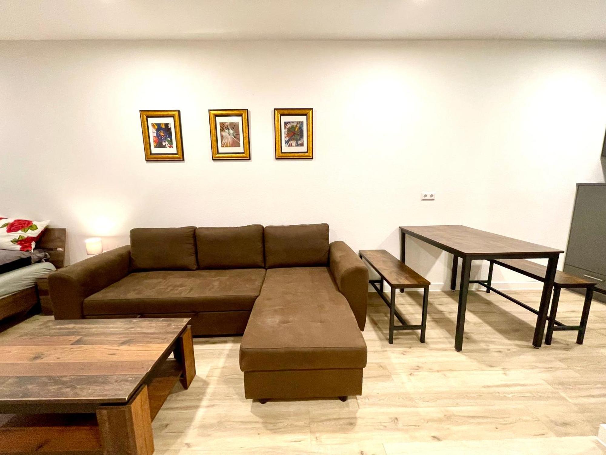 Neu Grosse Einzimmerwohnung Im Zentrum Goldstadt Pforzheim Schloessle Exteriér fotografie