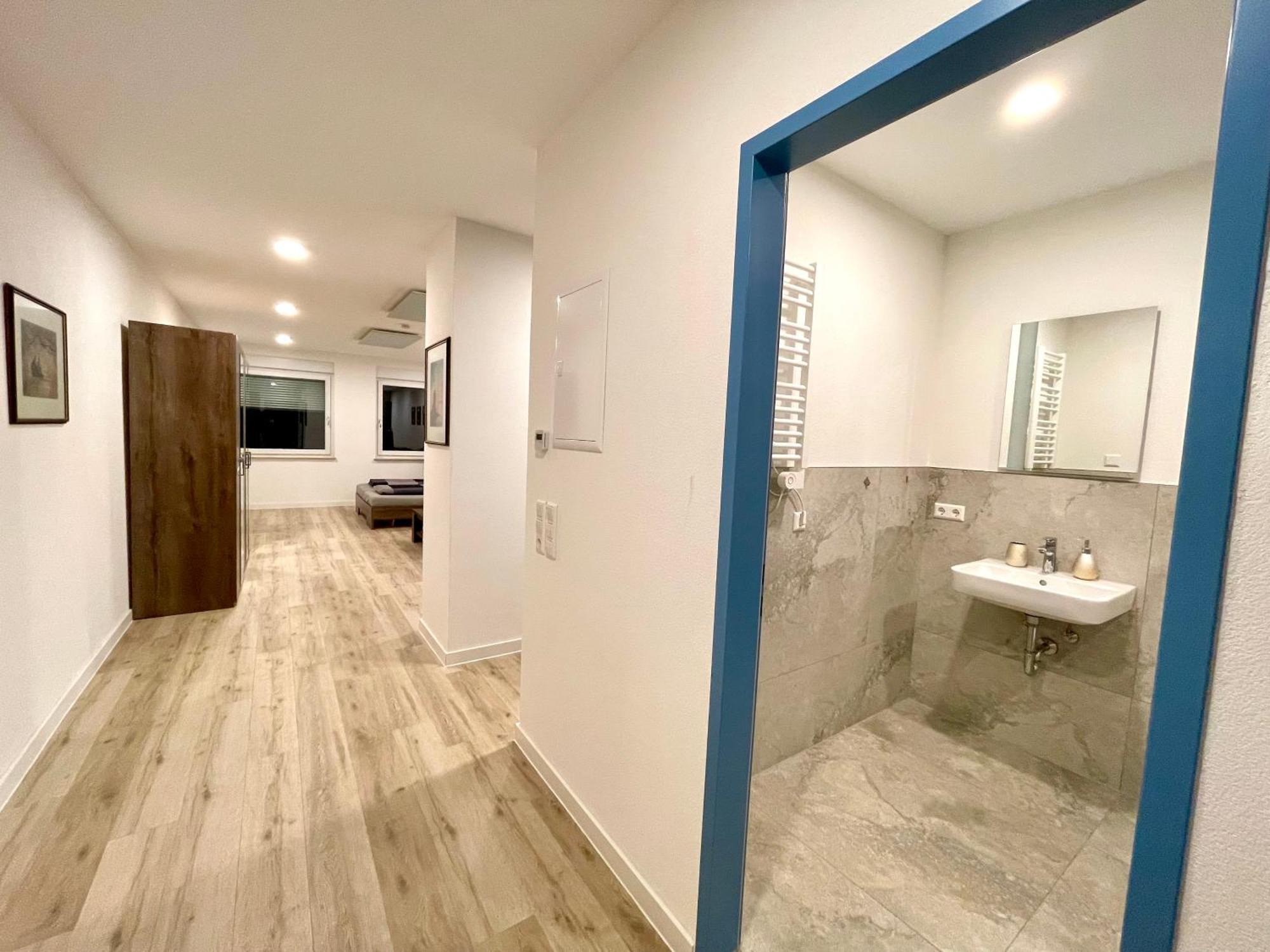 Neu Grosse Einzimmerwohnung Im Zentrum Goldstadt Pforzheim Schloessle Exteriér fotografie