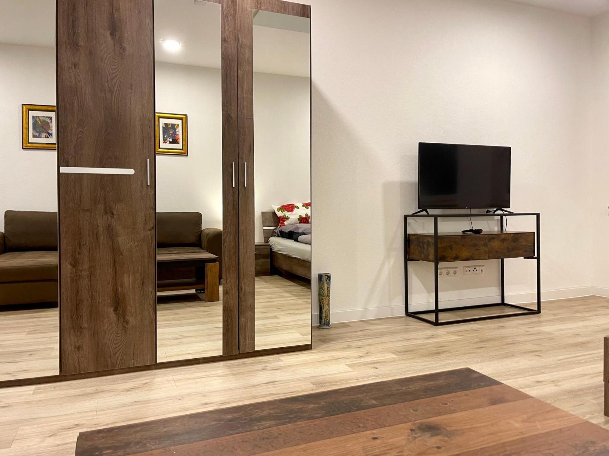Neu Grosse Einzimmerwohnung Im Zentrum Goldstadt Pforzheim Schloessle Exteriér fotografie